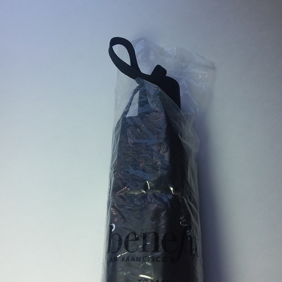 🆕️Benefit "Laughter Is The Best..." Umbrella - Picture 4 of 4